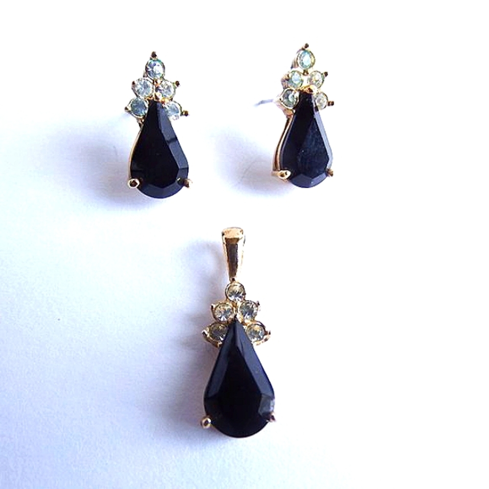 Roman Crystal Onyx Pendant Earring Set